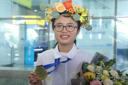 'Cô gái vàng' Vật lý nhận học bổng 7 tỷ từ ngôi trường hàng đầu nước Mỹ