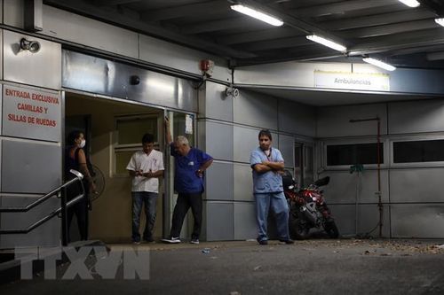 Dịch COVID-19: Argentina trục xuất 270 khách du lịch từ chối cách ly