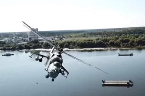 Trực thăng Mi-24 Nga suýt đâm phải UAV khi diễn tập