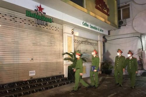 Hà Nội: Tối và đêm 16-3, nhiều quán karaoke 'cửa đóng then cài', thông báo tạm dừng hoạt động