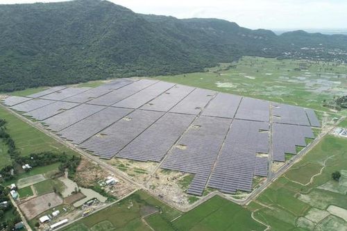 Đến Tịnh Biên để trải nghiệm cánh đồng pin điện mặt trời