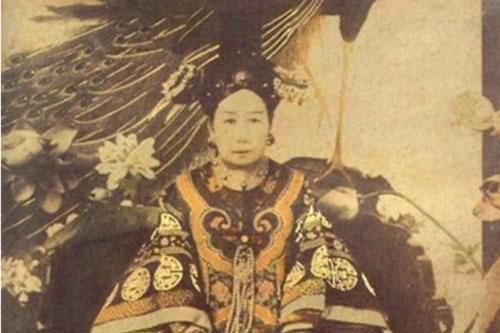 Tiết lộ động trời: 'Lắc đầu' với sở thích 'thầm kín lạ lùng' của Từ Hy Thái hậu