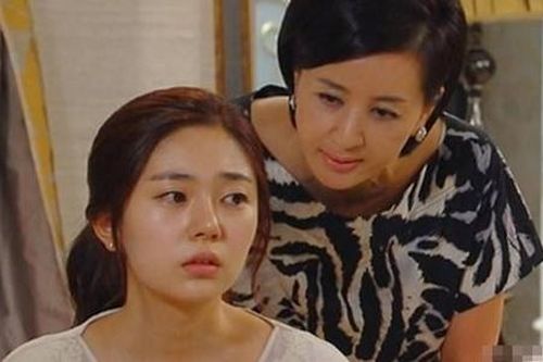 Ngày chồng ngoại tình, vợ chua chát vỡ lẽ câu nói này của mẹ chồng khi về ra mắt