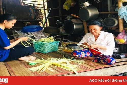 Làm bánh Kà-tum nuôi con ăn học