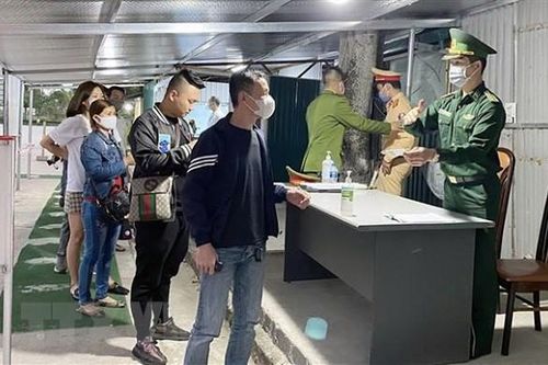 Cách ly tập trung người đến từ 9 nước ASEAN, ưu tiên xét nghiệm hành khách từ Malaysia