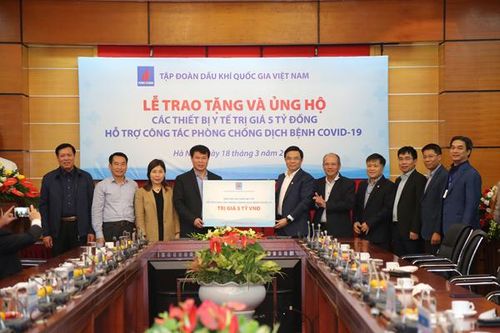 PVN tặng các thiết bị y tế trị giá 5 tỷ đồng chống dịch Covid-19