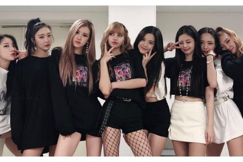 Lý do Blackpink không bao giờ có staff nam là đây!