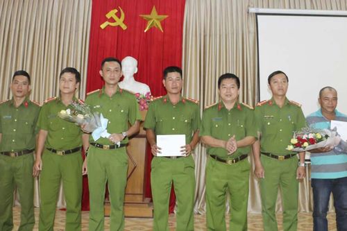 Dựa vào dân để phòng chống tội phạm