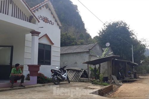 Từ bản xuống phố: Những nốt lặng