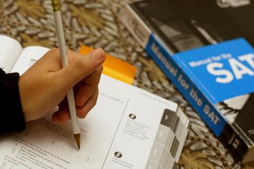 Hủy bỏ kỳ thi SAT trên toàn cầu vì dịch Covid -19