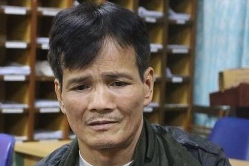 Con nghiện giắt 2 bánh heroin trong cạp quần