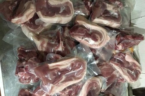 Chỉ ở nhà mà bán hết tạ thịt lợn, ở đây không có chuyện ế