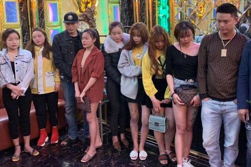 Phát hiện 8 cô gái và 8 nam thanh niên thác loạn tập thể trong Karaoke Sao Đêm