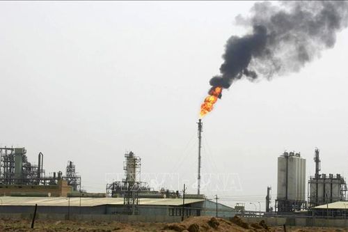 Iraq hối thúc OPEC và các đối tác họp khẩn