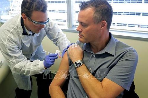 Khó khăn cuộc đua 'đường tắt' sản xuất vaccine phòng COVID-19