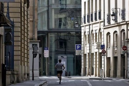 Cuộc sống của người dân Paris sau lệnh phong tỏa