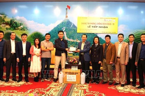 Hà Giang tiếp nhận vật tư y tế phục vụ công tác phòng chống dịch COVID-19