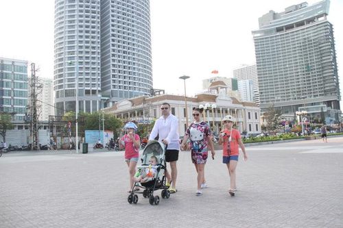 Tạm ngưng đưa khách Nga đến Việt Nam