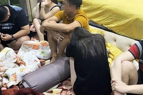 Quán Bar, Karaoke đóng cửa, 7 dân chơi 'bay lắc' tại nhà