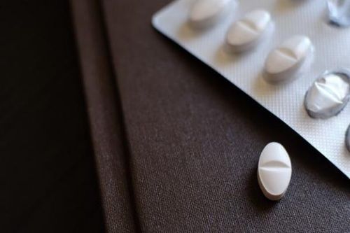 WHO khuyến cáo tránh dùng thuốc ibuprofen trong điều trị COVID-19