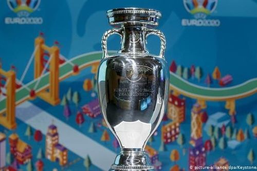 Euro 2020 bị hoãn lại tới năm 2021