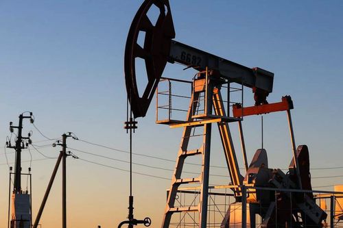 Iraq kêu gọi OPEC+ họp khẩn để điều tiết giá dầu