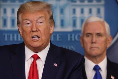 Tổng thống Trump ký thông qua luật ứng phó virus