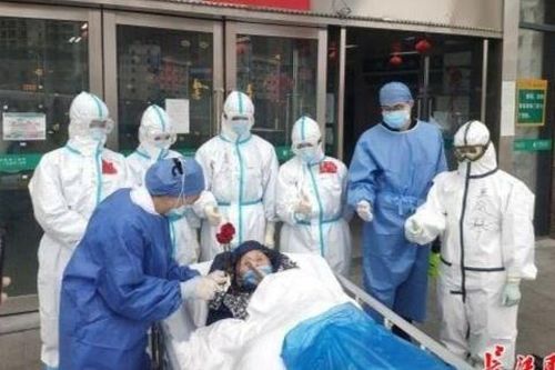 Bệnh nhân cao tuổi nhất Trung Quốc đã khỏi bệnh