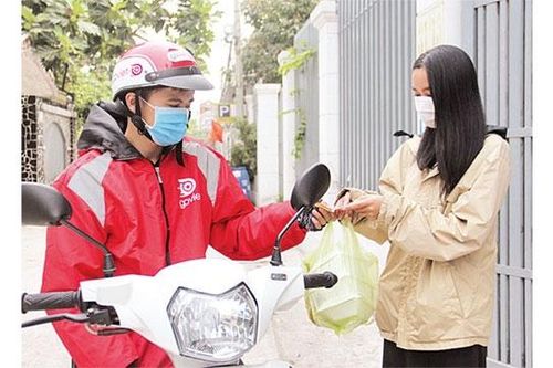 Dịch vụ mua sắm trực tuyến thu hút người tiêu dùng