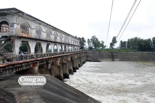 Hạn hán, mặn hoành hành các tỉnh miền Trung (Bài 3: Nguy cơ khủng hoảng nước sinh hoạt)