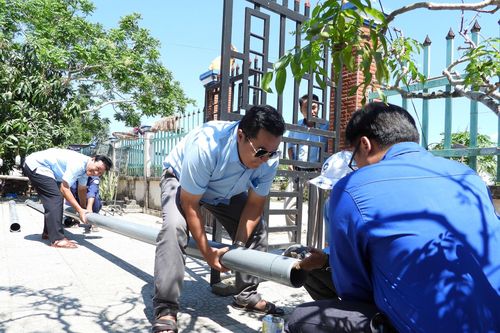 Mở rộng đường ống dẫn nước ngọt 'giải khát' cho người dân vùng nông thôn ở Cà Mau