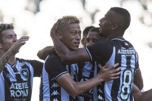 Keisuke Honda chạm mốc 100 bàn, lập kỷ lục độc nhất vô nhị trong bóng đá