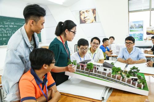 Sinh viên Kiến trúc HUTECH chinh phục xu hướng sống xanh hiện đại