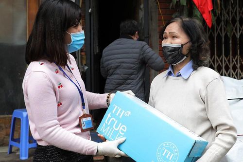 Cư dân phố Trúc Bạch không đơn độc khi cách ly vì Covid-19