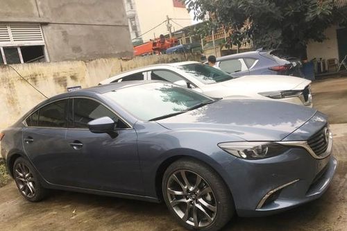 Ô tô đời cũ còn zin xả hàng giảm 400 triệu, khách khó mua nổi