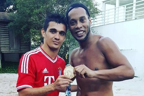 Tiết lộ cuộc sống trong tù của Ronaldinho