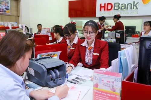 Ngân hàng HDBank mua bảo hiểm Corona Guard cho người lao động