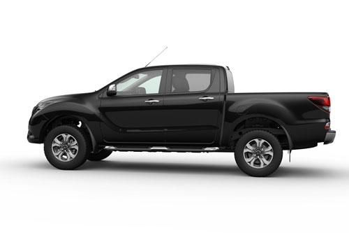 Mazda BT-50 giảm giá mạnh tại Việt Nam, 'quyết đấu' với Ford Ranger