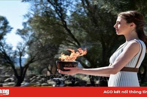 Hy Lạp trao đuốc Olympic cho Nhật Bản trong lặng lẽ