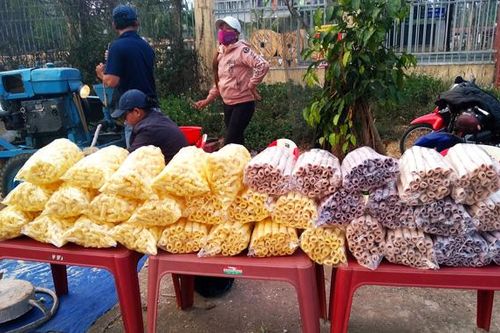 Mưu sinh với bánh ống nổ