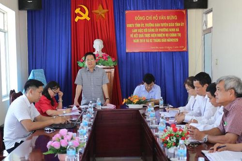 Ông Hồ Văn Mừng làm việc tại Ninh Hòa