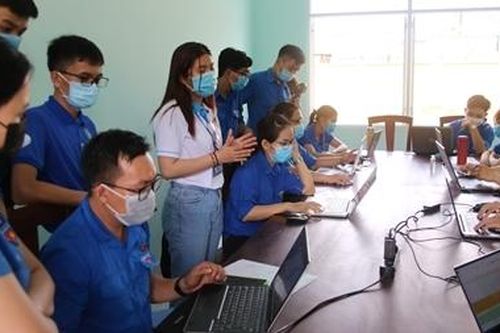 Sinh viên y khoa tại TPHCM tình nguyện phòng chống COVID-19