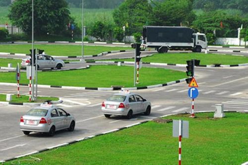 Hà Nội tạm dừng đào tạo, sát hạch cấp giấy phép lái xe trong 1 tháng