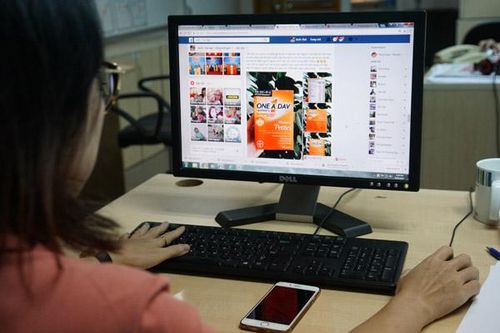 Mua sắm online hút khách