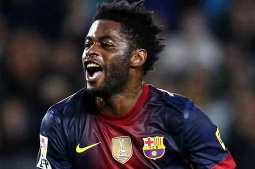 Cựu sao Barca bị sa thải do không chịu giảm lương