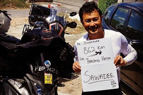 'Chạy đua' 2.700 km trong 51 giờ về nhà trước lệnh phong tỏa biên giới