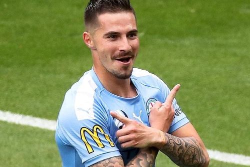 Cú hat-trick ở giải bóng đá hiếm hoi còn tổ chức