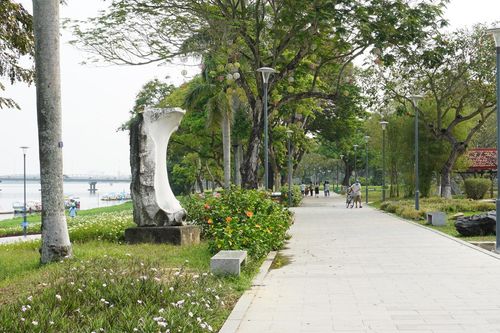 Tập trung 'làm đẹp' cho sông Hương