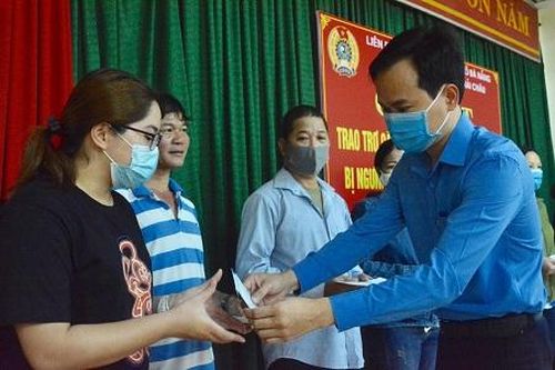 Chăm lo cho người lao động mùa dịch bệnh