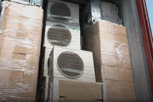 Phát hiện gần 380 thiết bị điện tử nhập lậu